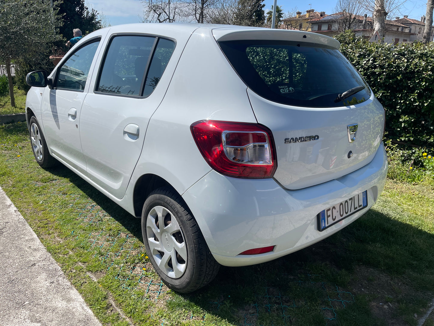 Dacia sandero anno 2013 1.5 diesel auto dai consumi molto contenuti, auto appena stata tagliandata.