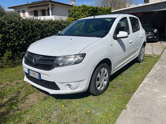 Dacia sandero anno 2013 1.5 diesel auto dai consumi molto contenuti, auto appena stata tagliandata.